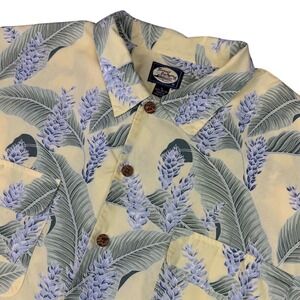 Tommy Bahama Shirt Men XL Floral Hawaiian Button Up Tropical Resort Beach Cruise